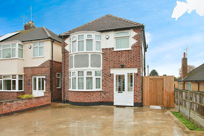 3 Bedroom Detached House For Sale In Dumbleton Avenue, Rowley Fields, Leicester, LE3