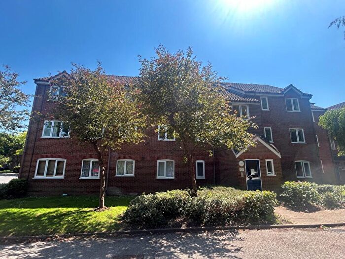 2 Bedroom Flat To Rent In Haysman Close, Letchworth Garden City, SG6