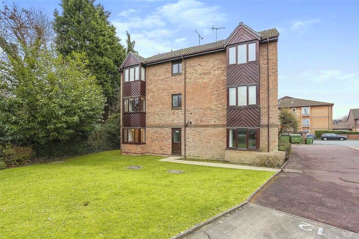 Studio For Sale In Beacon Court, Manor Fields, Horsham, West Sussex, RH13