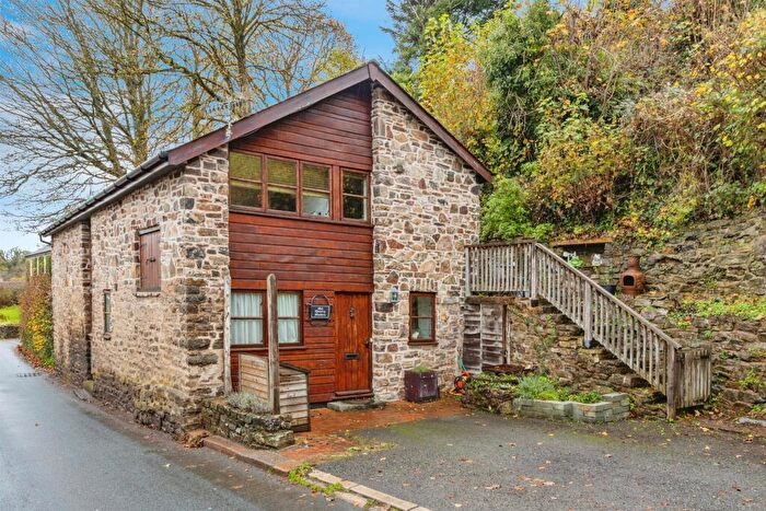 3 Bedroom Detached House For Sale In Tiverton Road, Bampton, Tiverton, EX16