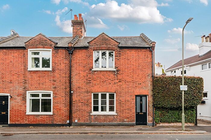 2 Bedroom End Terrace House For Sale In Dury Road, Hadley Green, EN5
