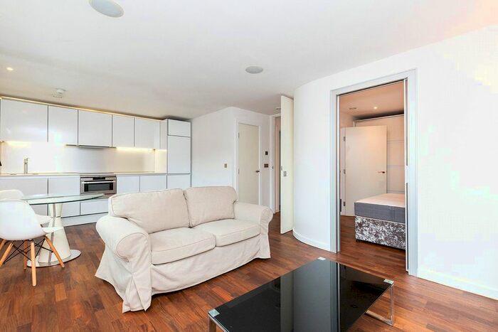 1 Bedroom Flat To Rent In Islington On The Green, A Islington Green, Angel, Islington, London, N1