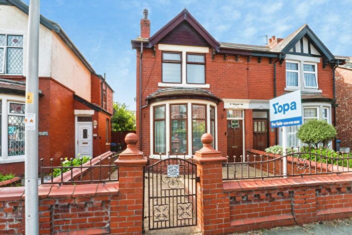 3 Bedroom Semi-Detached House For Sale In Norwood Avenue, Blackpool, FY3