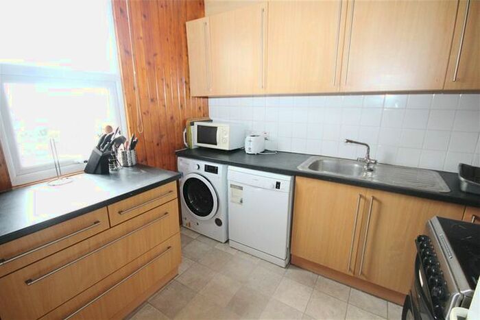 4 Bedroom Flat To Rent In High Street, Egham, Surrey, TW20