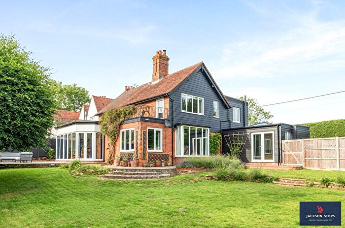 4 Bedroom Detached House For Sale In Soulbury Road, Burcott, Leighton Buzzard, Bedfordshire, LU7