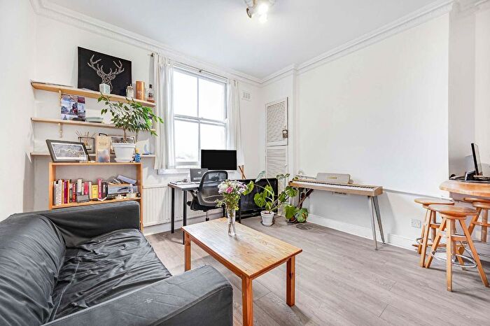 2 Bedroom Flat To Rent In Chippenham Road, London, W9