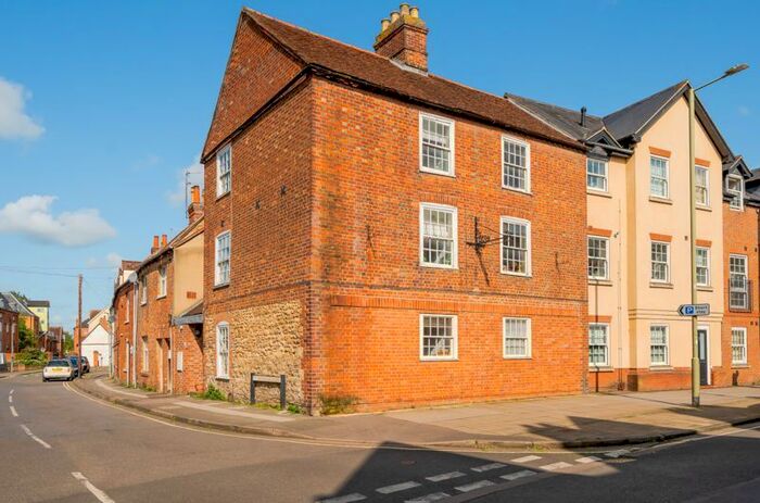 2 Bedroom Flat To Rent In St. Edmunds Lane, Abingdon, OX14
