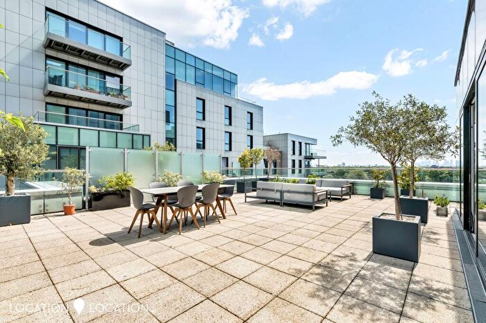 2 Bedroom Flat For Sale In City View Apartments, Woodberry Wetlands, N4