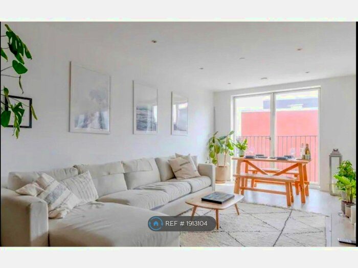 2 Bedroom Flat To Rent In Rookwood Way, London, E3