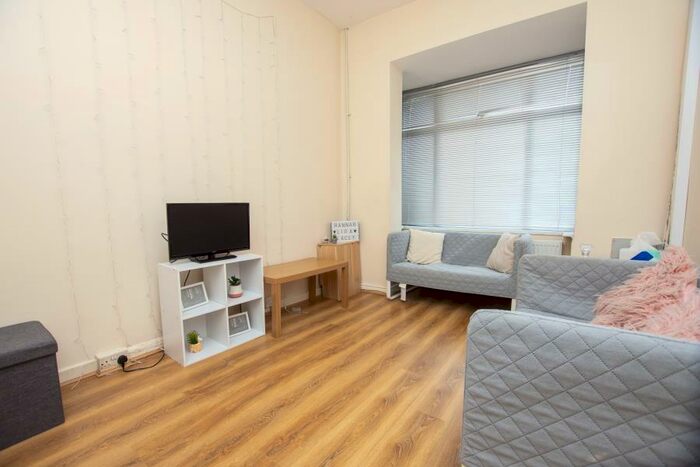 3 Bedroom Terraced House To Rent In Katie Road, Selly Oak, B29