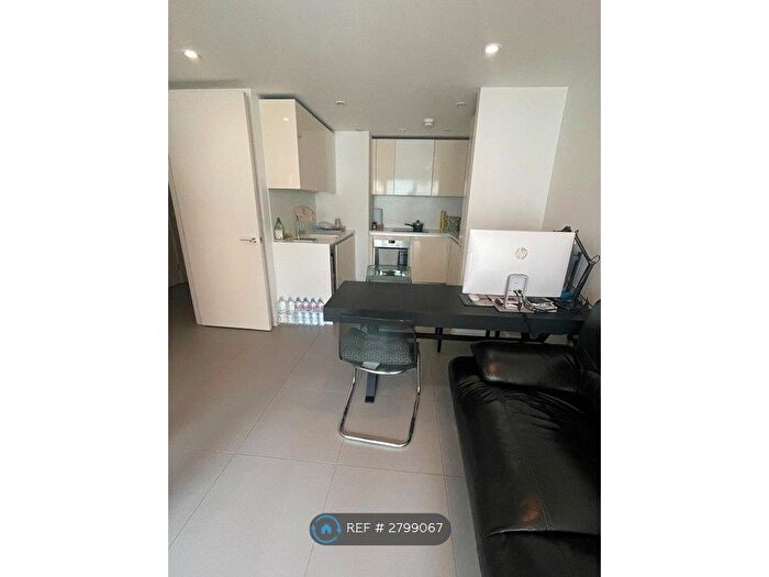 1 Bedroom Flat To Rent In Dance Square, London, EC1V