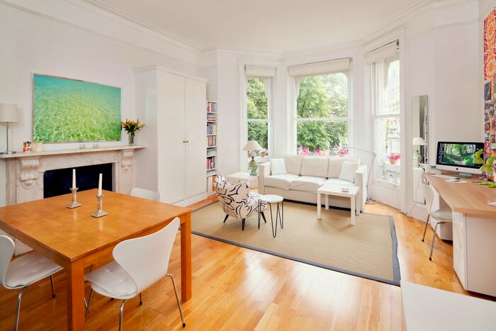 Studio To Rent In Pembridge Square, London, W2