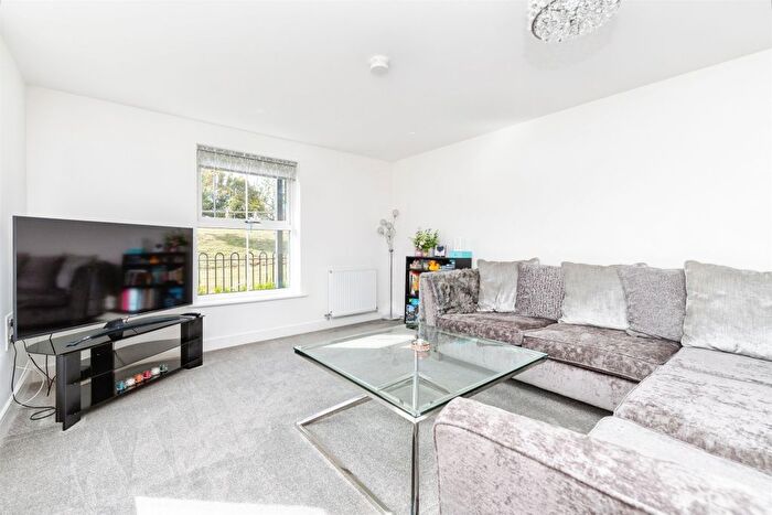 2 Bedroom Flat For Sale In Porthcawl Close, Stevenage, SG1