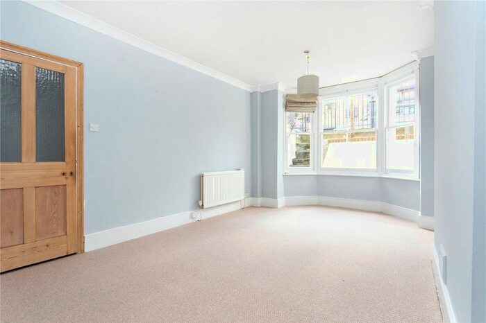 1 Bedroom Flat To Rent In St Aubyns Road, Crystal Palace, London, SE19
