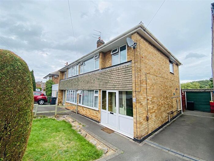 3 Bedroom Semi Detached House For Sale In Rosslyn Road, Whitwick, LE67