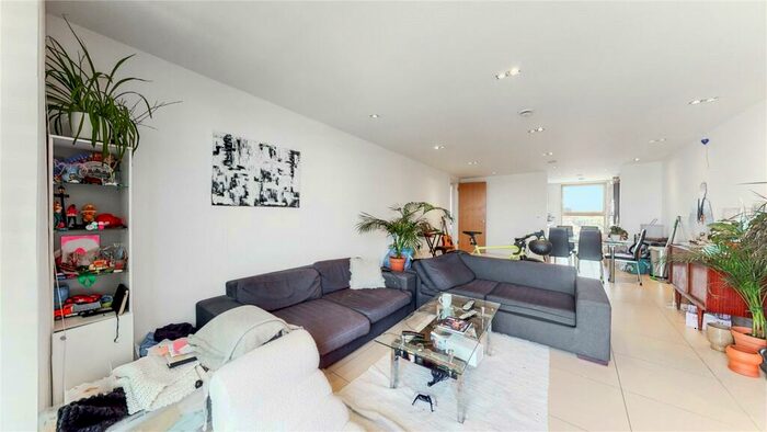 3 Bedroom Apartment To Rent In East Road, N1