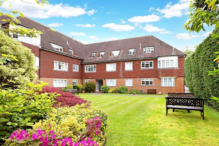 4 Bedroom Flat For Sale In Grove Road, Craigleith, HP9