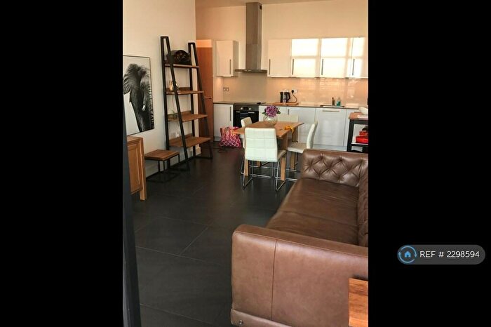 2 Bedroom Flat To Rent In Powis Street, London, SE18