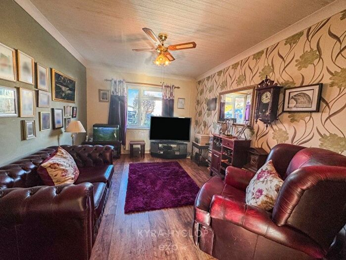 2 Bedroom Bungalow For Sale In Brookside Crescent, Exeter, Devon, EX4