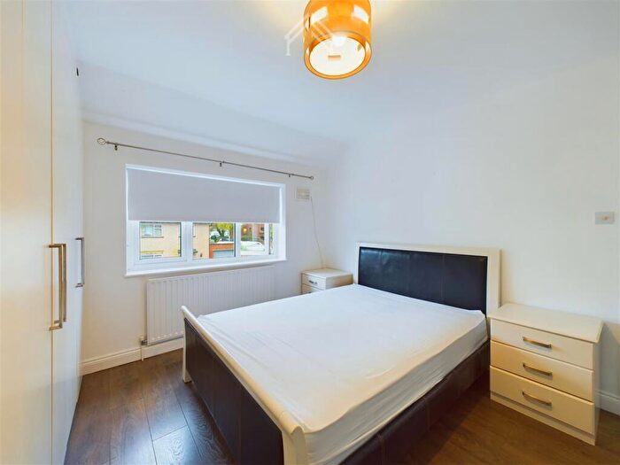 4 Bedroom House To Rent In The Broadway, Harrow, HA3
