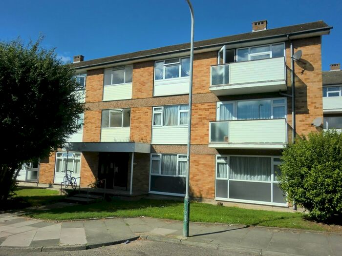 2 Bedroom Flat To Rent In Bevan Way, Hornchurch, RM12