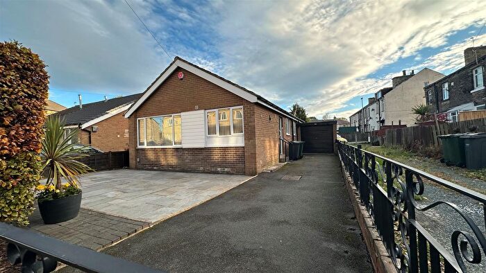 3 Bedroom Detached House For Sale In Airedale Street, Bradford, BD2