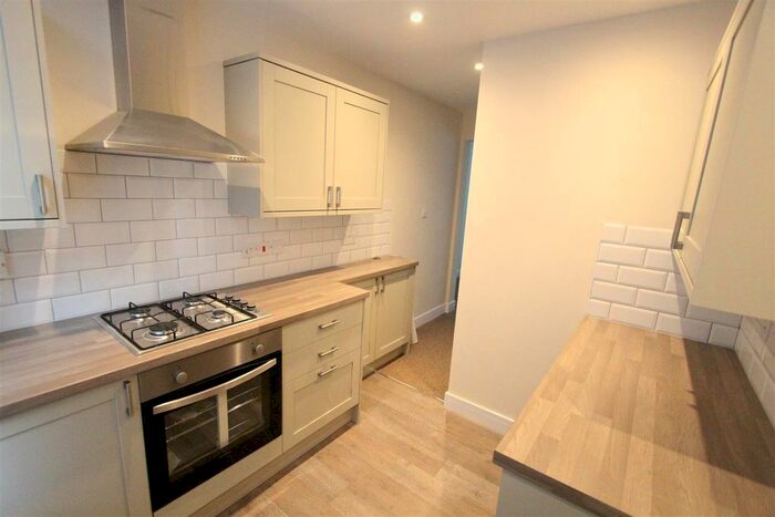 Detached House To Rent In Station Street, Sittingbourne, ME10