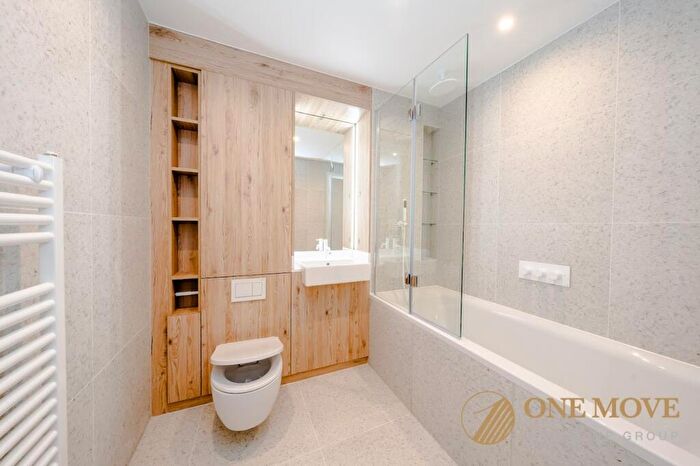 2 Bedroom Apartment To Rent In Georgette Apartments, The Silk District, E1