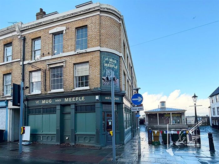 1 Bedroom Flat To Rent In Town Pier, Gravesend, DA11