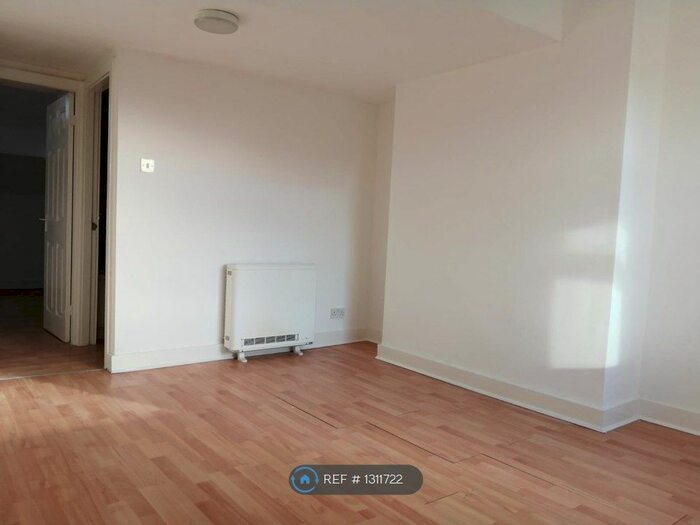1 Bedroom Flat To Rent In Stockport Road, Denton, Manchester M34