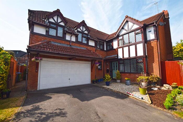 5 Bedroom Detached House For Sale In Tenbury Drive, Middleton, Manchester, M24