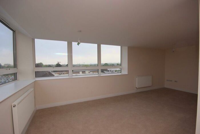 1 Bedroom Flat To Rent In Skyline House Swingate, Stevenage, Hertfordshire, SG1