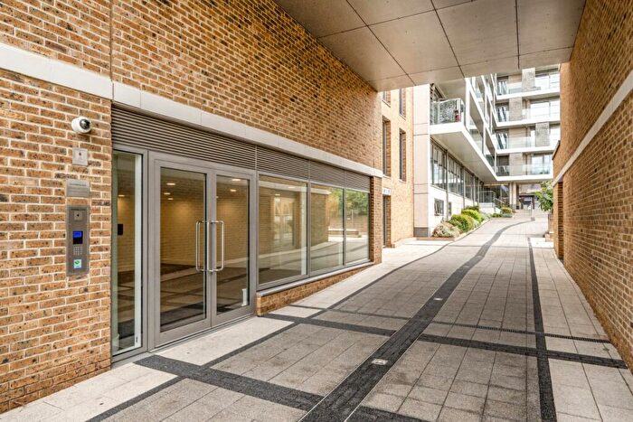 1 Bedroom Flat To Rent In Acton Walk London, N20