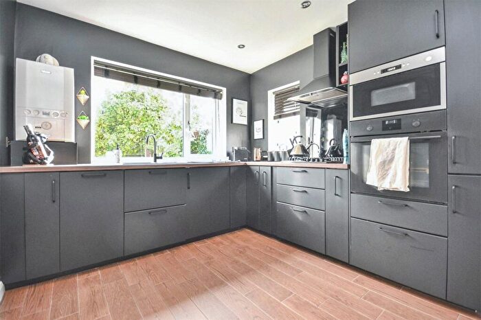 2 Bedroom Bungalow For Sale In Red Hall Drive, Leeds, West Yorkshire, LS14