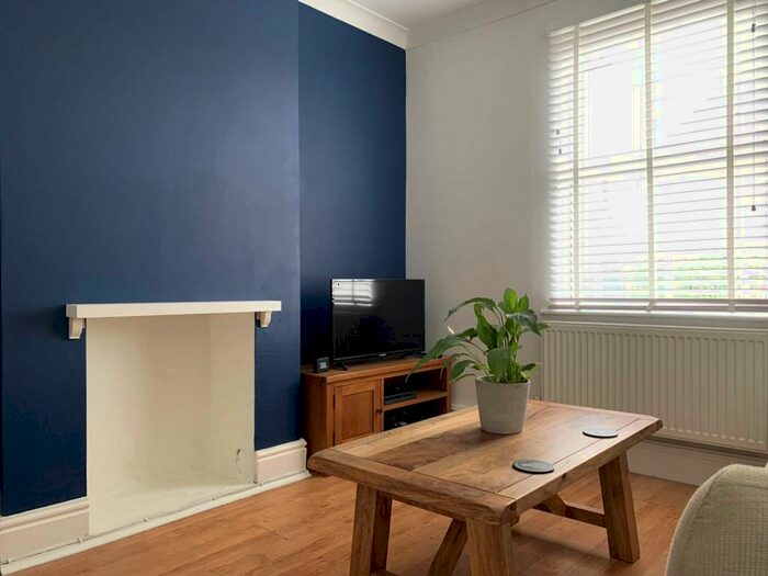 4 Bedroom End Of Terrace House To Rent In Salisbury Road, Marlborough, SN8