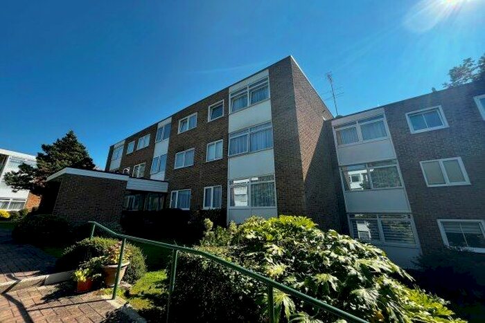 3 Bedroom Flat To Rent In Vermont Close, Southampton, SO16