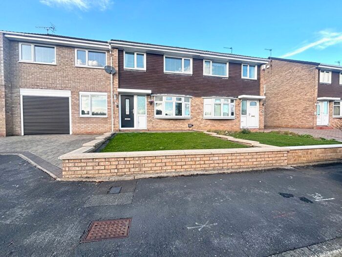 4 Bedroom Semi-Detached House To Rent In Thorntons Close, Chester Le Street, DH2