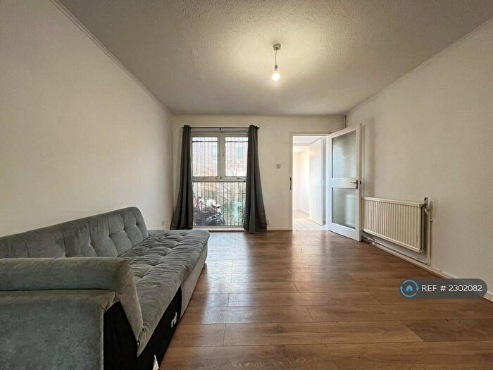 3 Bedroom Terraced House To Rent In Lomond Close, London, N15