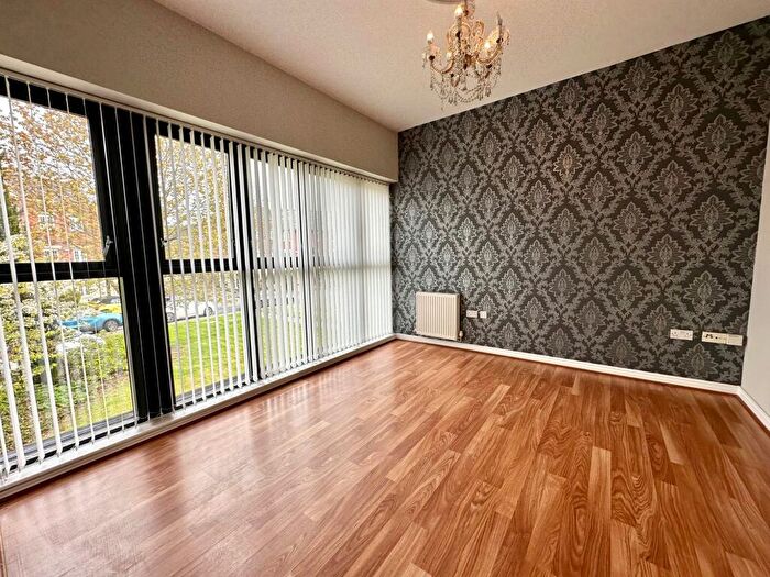 1 Bedroom Apartment To Rent In Castle Lodge Avenue, Rothwell, LS26