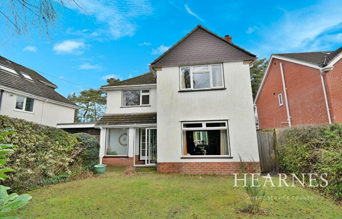 3 Bedroom Detached House For Sale In The Avenue, West Moors, Ferndown, BH22