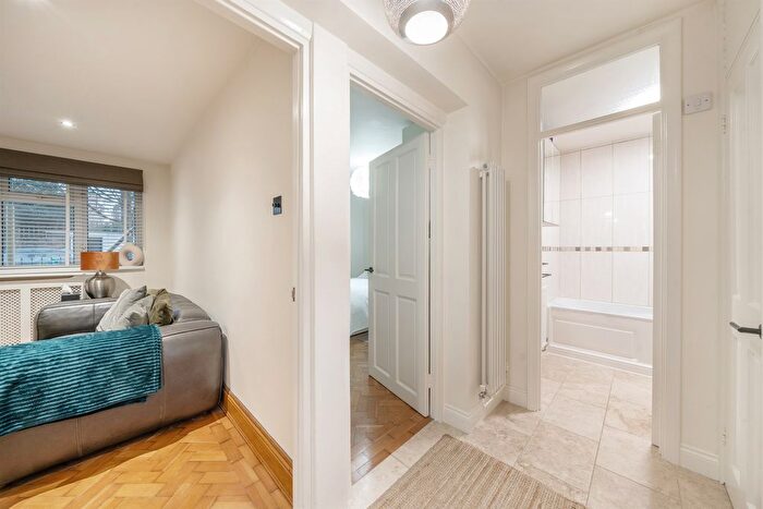 1 Bedroom Flat For Sale In Guildford Road, London, SW8