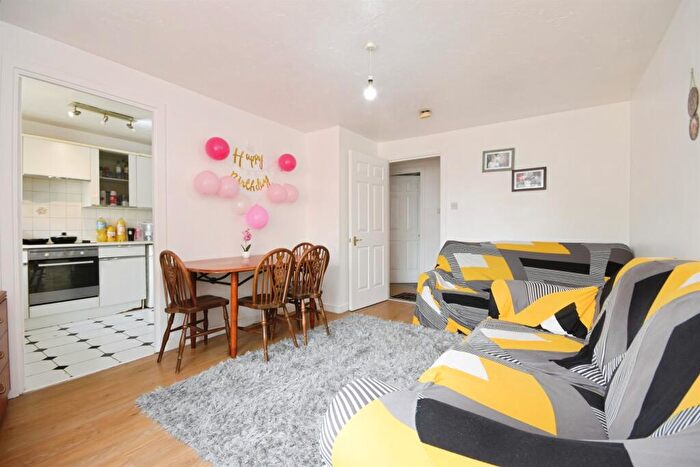 2 Bedroom Flat For Sale In Stapleford Close, Chelmsford, CM2