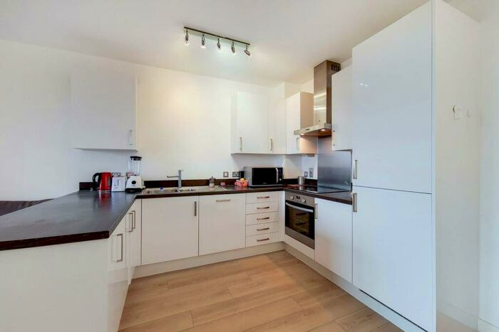 1 Bedroom Flat To Rent In Sherrington Court, Canning Town, E16