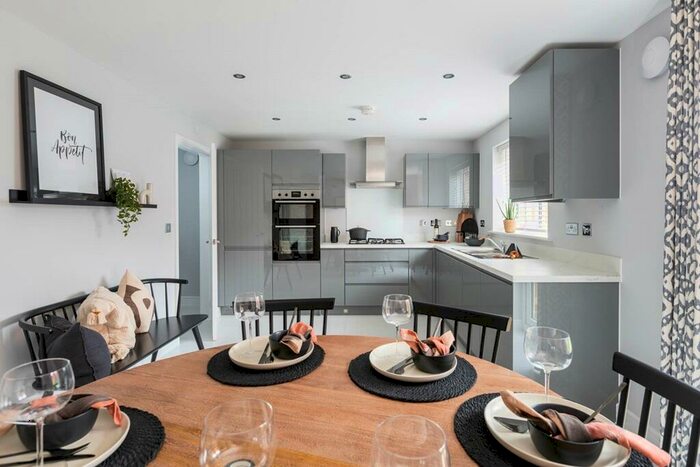 4 Bedroom Detached House For Sale In Welford Road, Kingsthorpe, Northampton, NN2