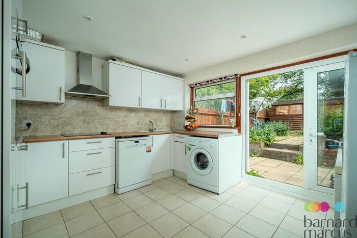 3 Bedroom Property To Rent In Brunswick Crescent, London, N11