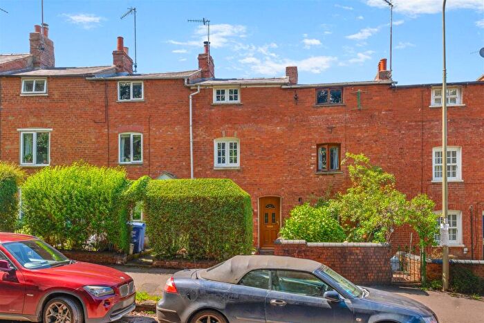 3 Bedroom Terraced House For Sale In Broughton Road, Banbury, OX16