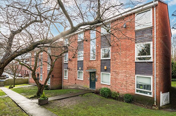 2 Bedroom Flat For Sale In Welton Court, Hyde Park, Leeds, LS6