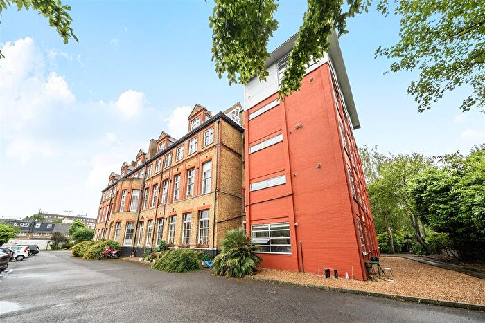 3 Bedroom Flat For Sale In York Grove, Peckham, London, SE15