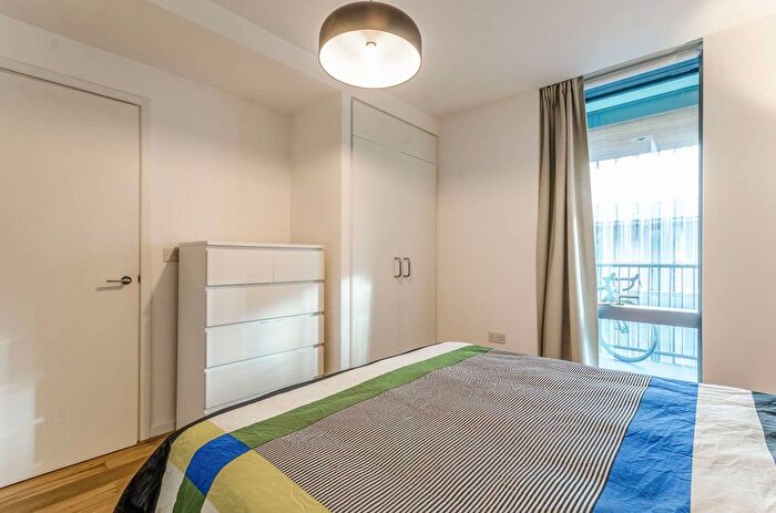 1 Bedroom Flat For Sale In City Road, Clerkenwell, London, EC1V
