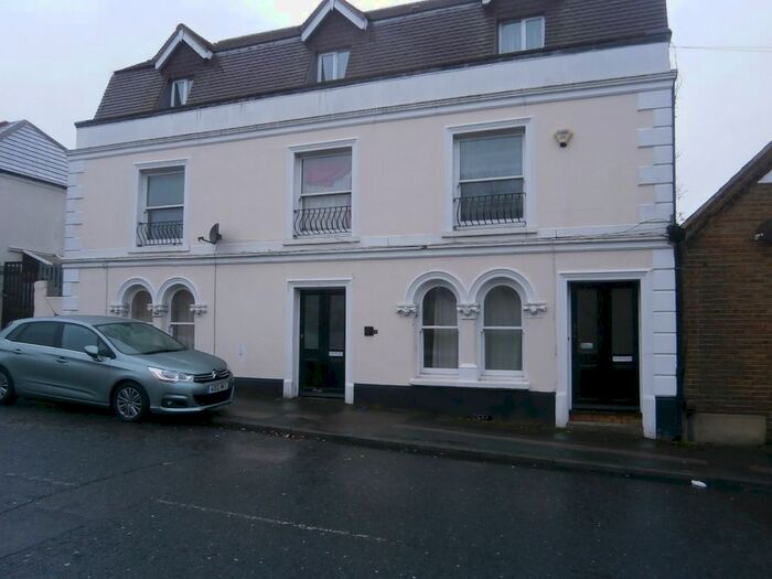 1 Bedroom Flat To Rent In Church Street, Gillingham, ME7
